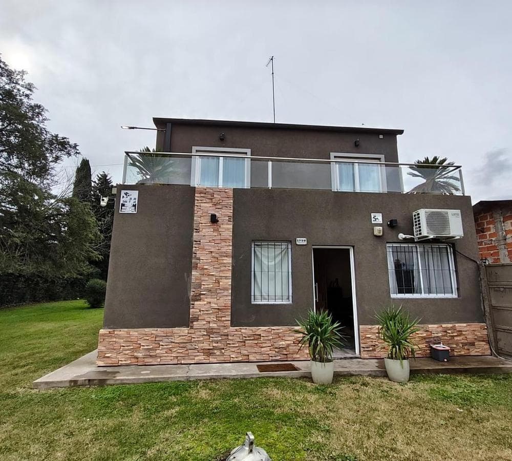 5-BEDROOM HOUSE FOR SALE IN SOLARES DEL OESTE, GRAL. RODRIGUEZ