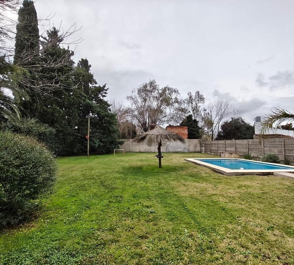 5-BEDROOM HOUSE FOR SALE IN SOLARES DEL OESTE, GRAL. RODRIGUEZ