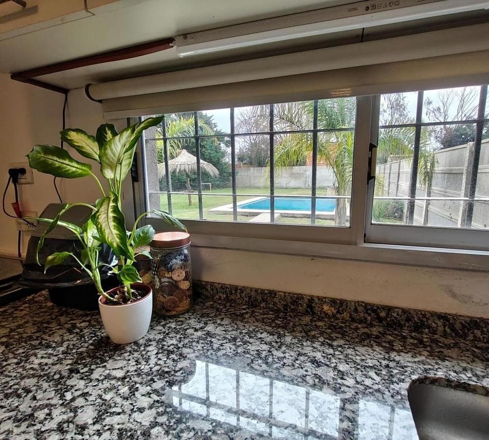 5-BEDROOM HOUSE FOR SALE IN SOLARES DEL OESTE, GRAL. RODRIGUEZ
