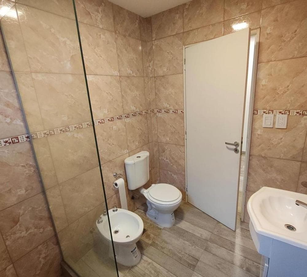 5-BEDROOM HOUSE FOR SALE IN SOLARES DEL OESTE, GRAL. RODRIGUEZ