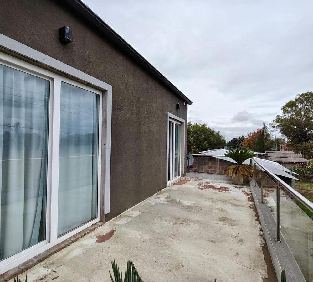 5-BEDROOM HOUSE FOR SALE IN SOLARES DEL OESTE, GRAL. RODRIGUEZ