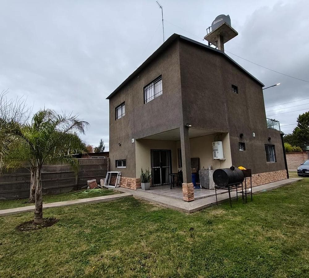5-BEDROOM HOUSE FOR SALE IN SOLARES DEL OESTE, GRAL. RODRIGUEZ