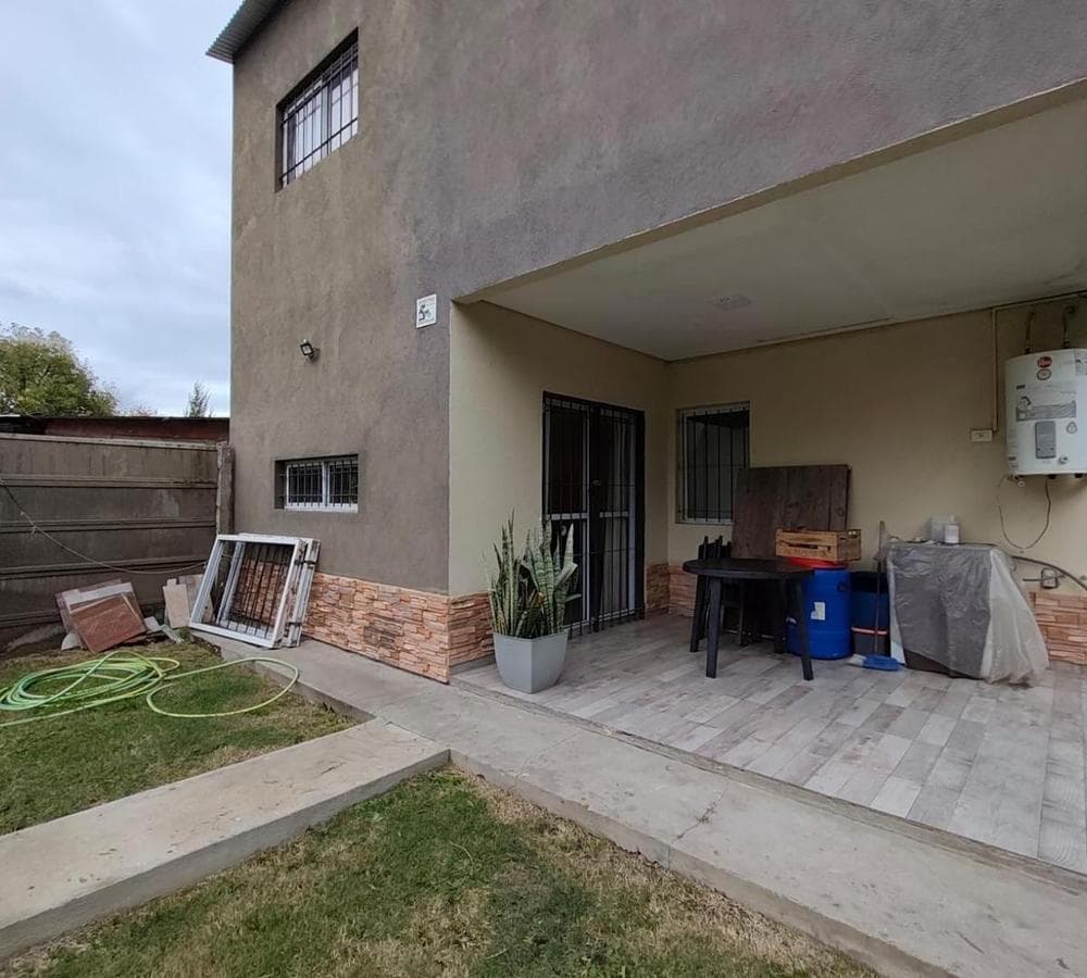5-BEDROOM HOUSE FOR SALE IN SOLARES DEL OESTE, GRAL. RODRIGUEZ