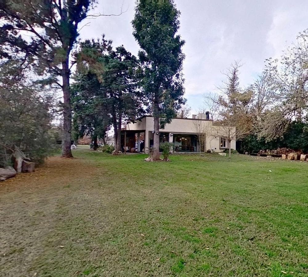 House for sale in Lomas de San Francisco, 1,500 m² lot.