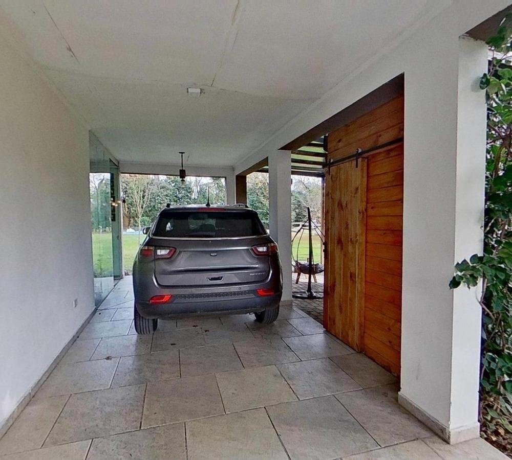House for sale in Lomas de San Francisco, 1,500 m² lot.