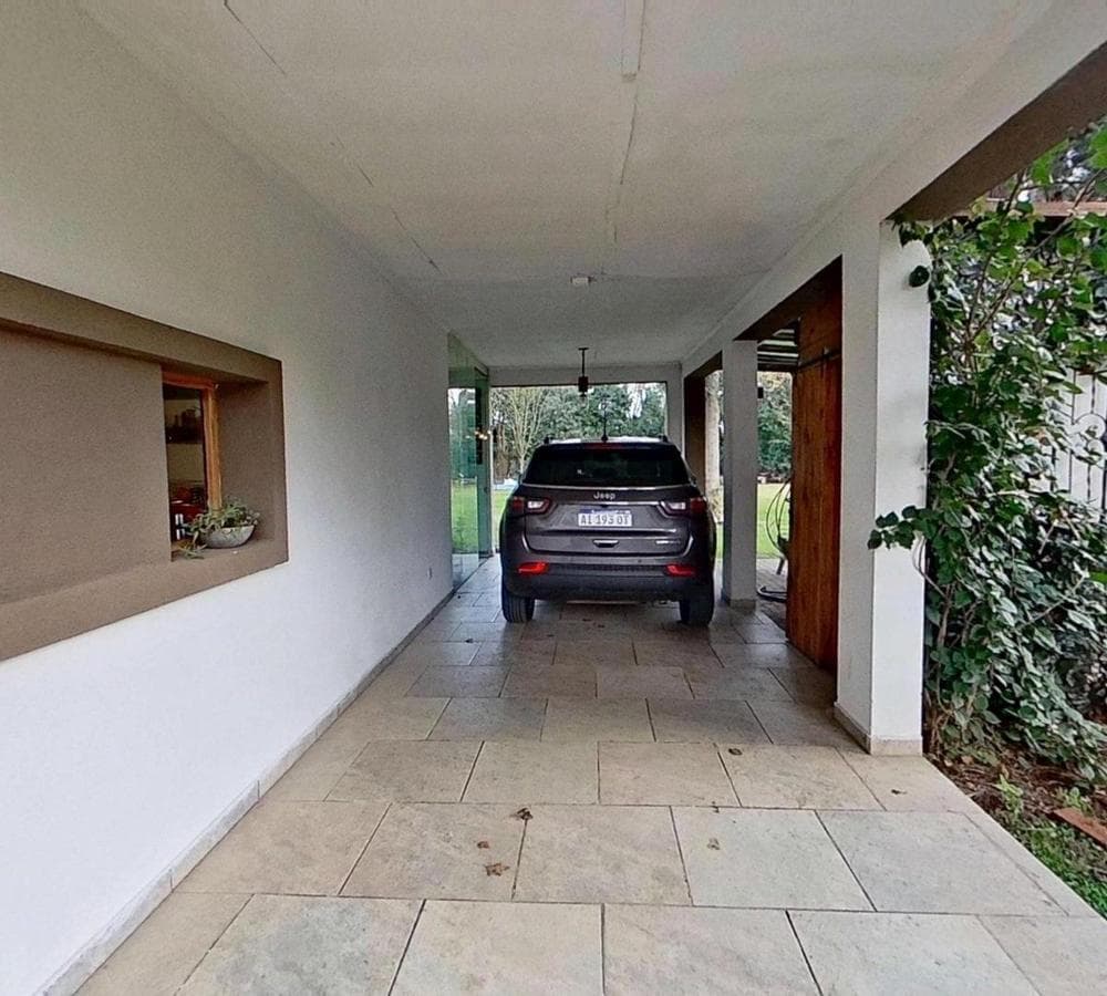 House for sale in Lomas de San Francisco, 1,500 m² lot.