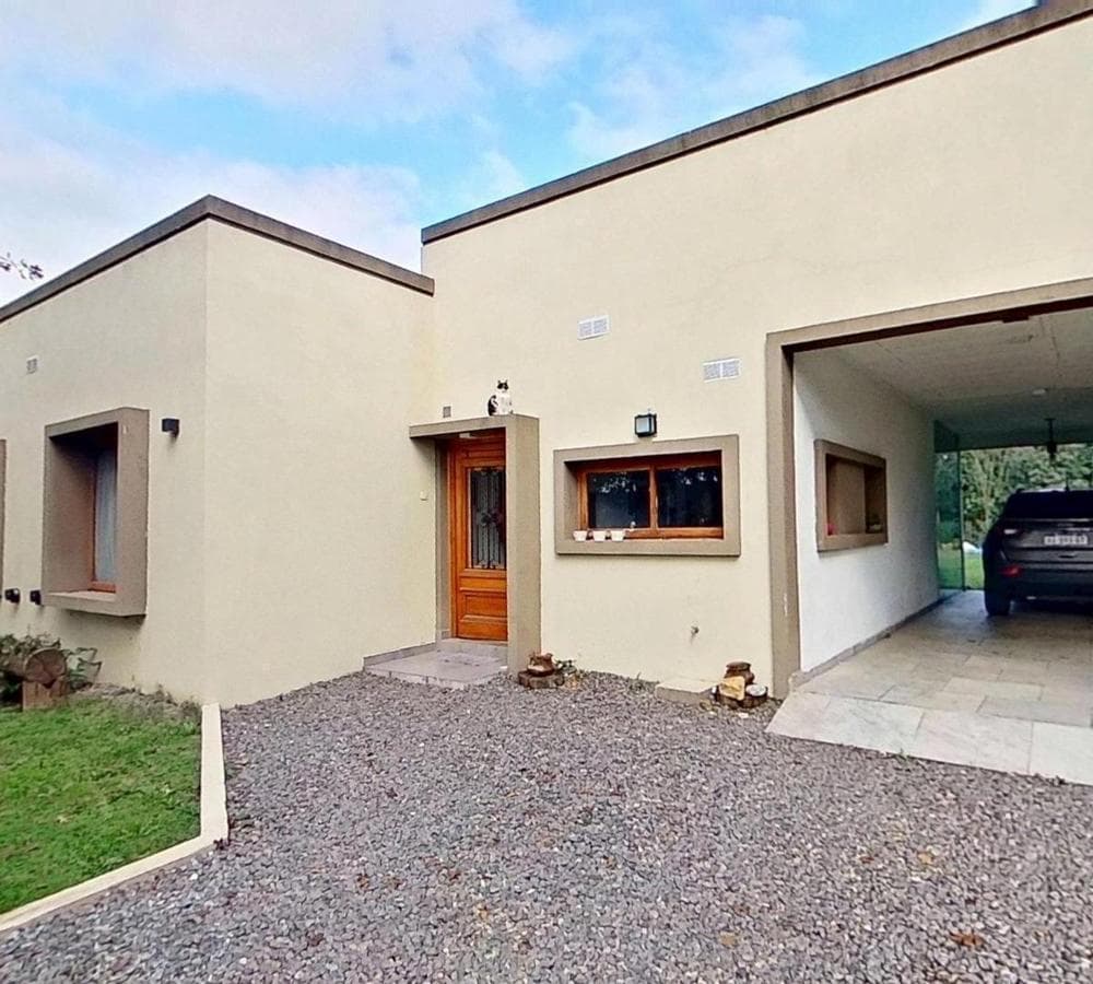 House for sale in Lomas de San Francisco, 1,500 m² lot.