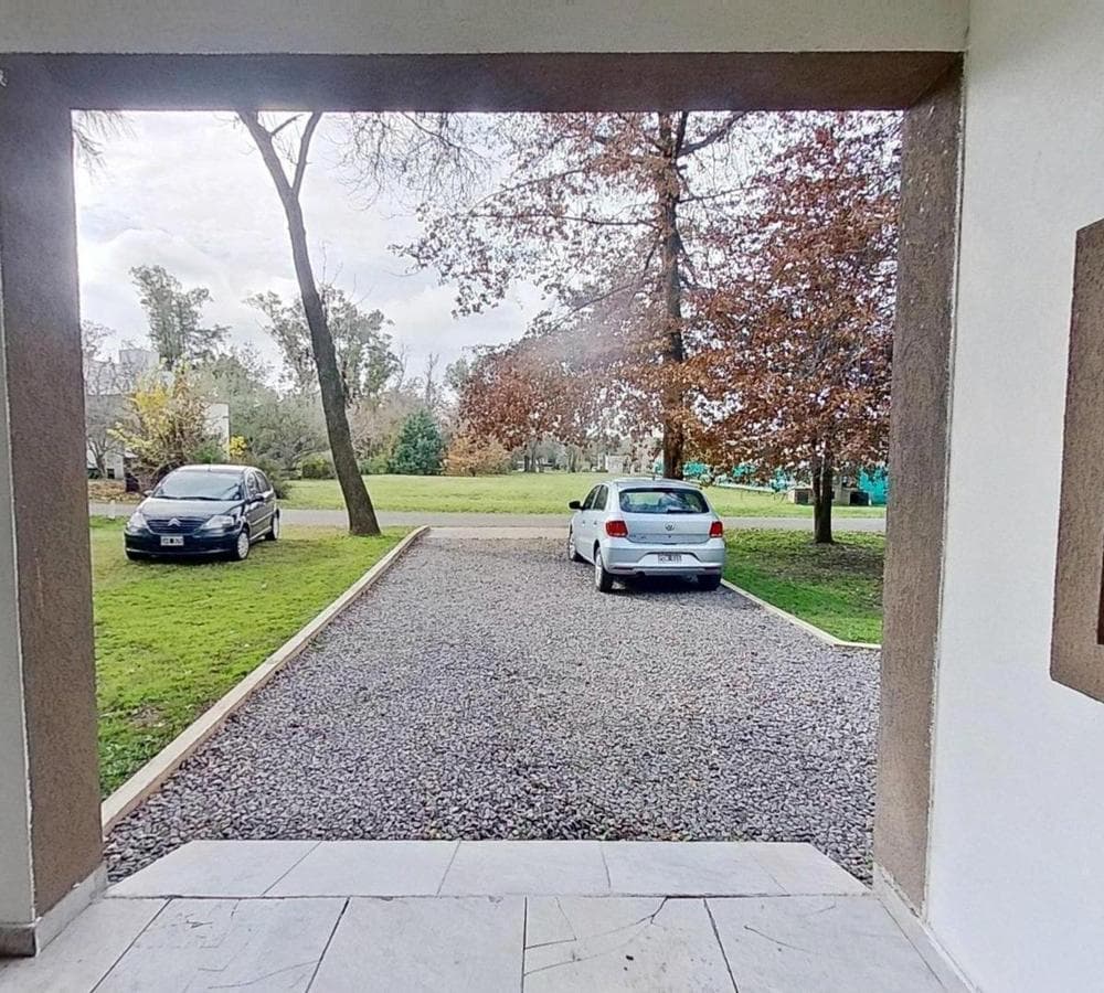 House for sale in Lomas de San Francisco, 1,500 m² lot.