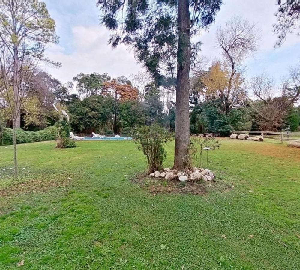 House for sale in Lomas de San Francisco, 1,500 m² lot.