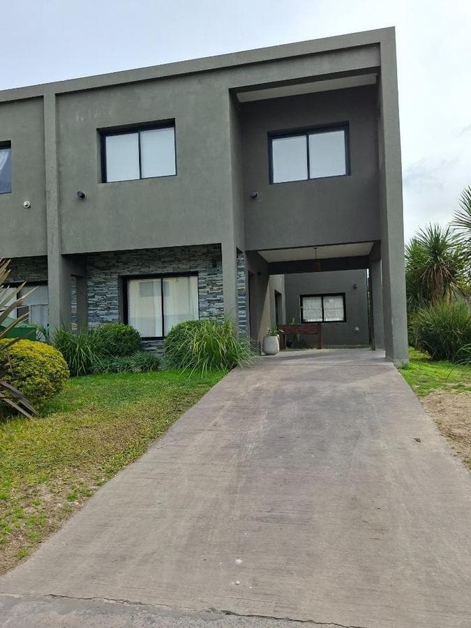 5-Bedroom House for Rent in the Maria Eugenia RV Gated Community, La Reja
