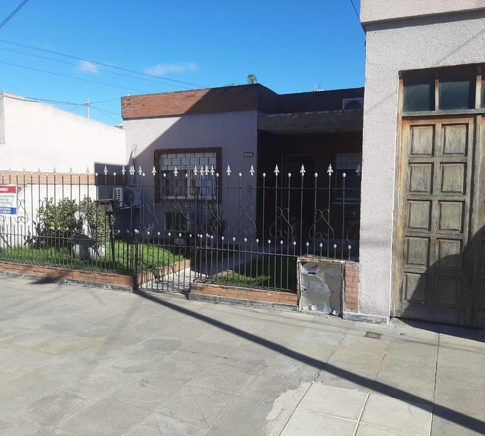 HOUSE IN GENERAL RODRIGUEZ, EXCELLENT LOCATION