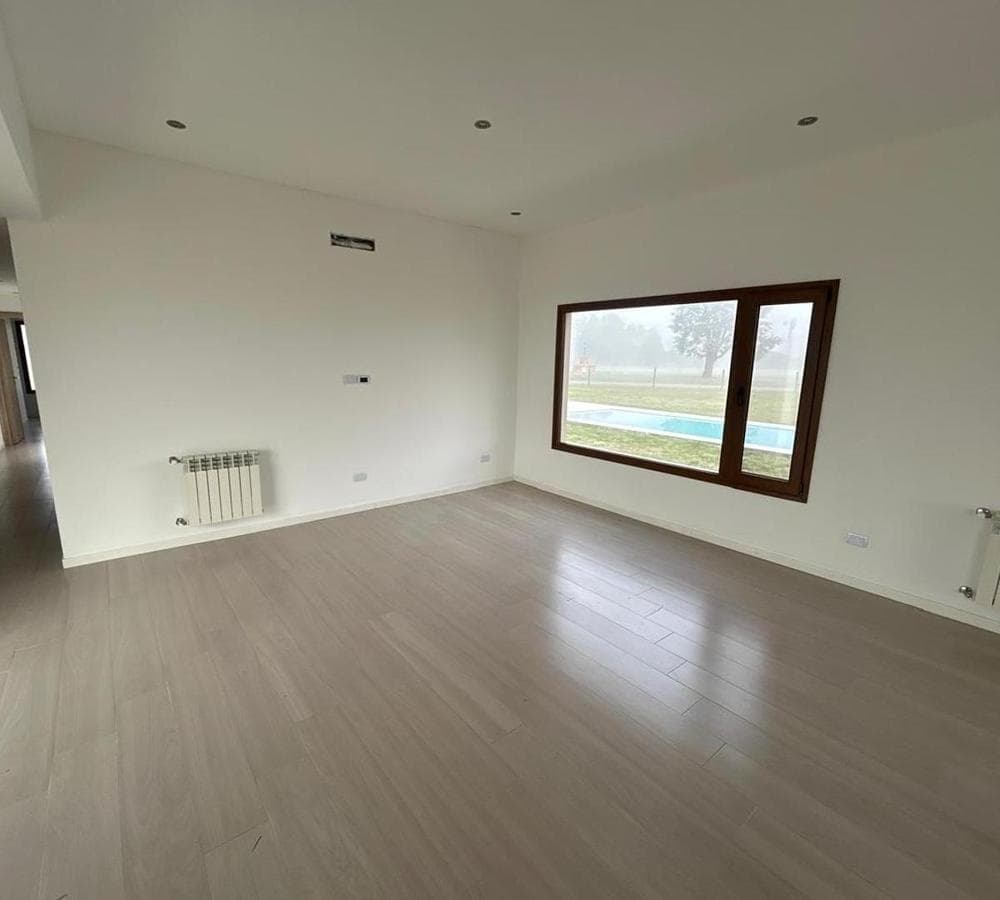 HOUSE FOR RENT