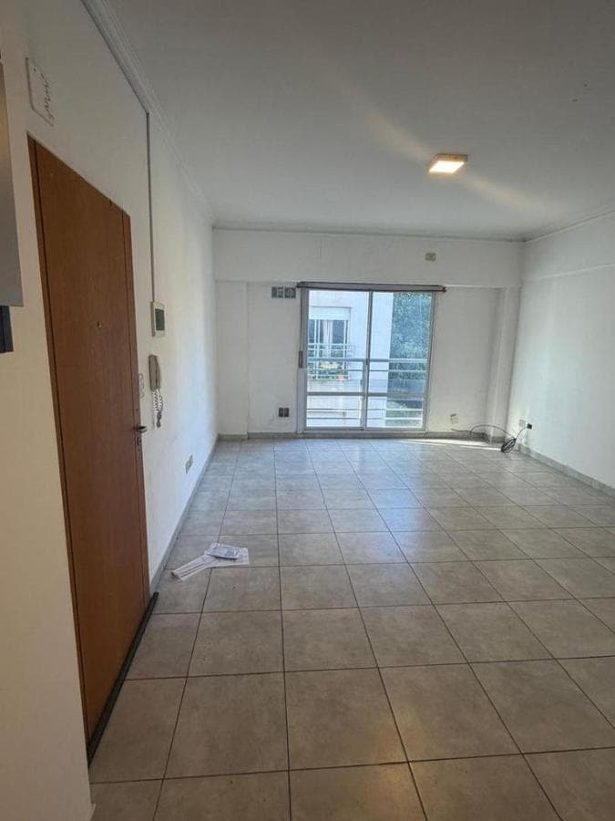 Spacious and Bright Studio Apartment for Sale in the Ciudadela Area