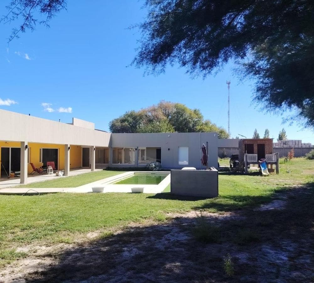 HOUSE FOR SALE, RIO NEGRO