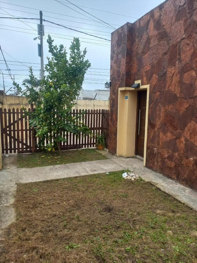 HOUSE IN THE SARMIENTO NEIGHBORHOOD—ELIGIBLE FOR A LOAN