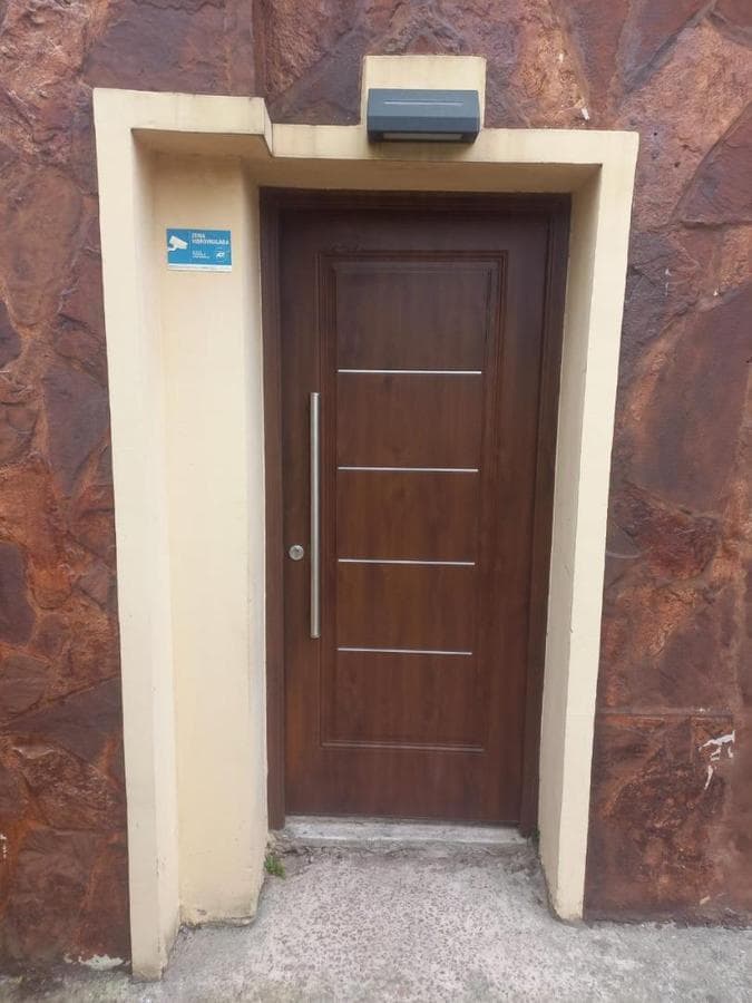 HOUSE IN THE SARMIENTO NEIGHBORHOOD—ELIGIBLE FOR A LOAN
