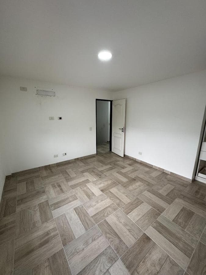 Casa remodelada con pileta y galería, 3 hab, San Miguel.