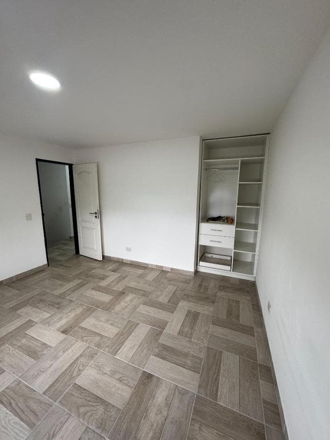 Casa remodelada con pileta y galería, 3 hab, San Miguel.