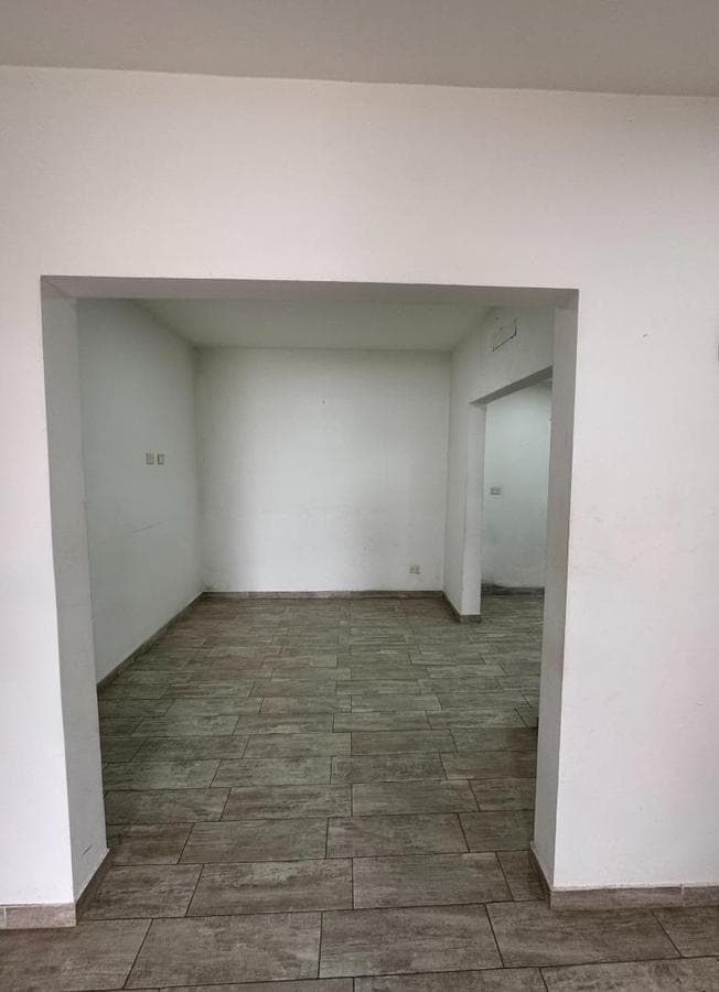 Casa remodelada con pileta y galería, 3 hab, San Miguel.