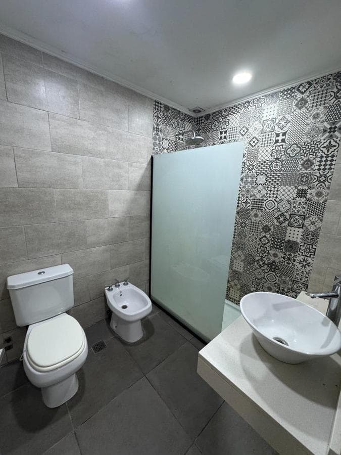 Casa remodelada con pileta y galería, 3 hab, San Miguel.