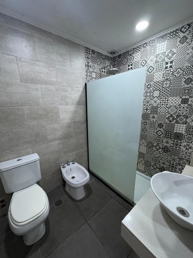 Casa remodelada con pileta y galería, 3 hab, San Miguel.