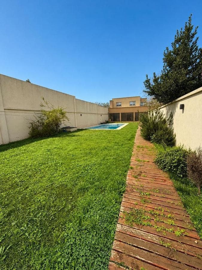 Renovated house with a pool and a porch, 3 bedrooms, San Miguel.