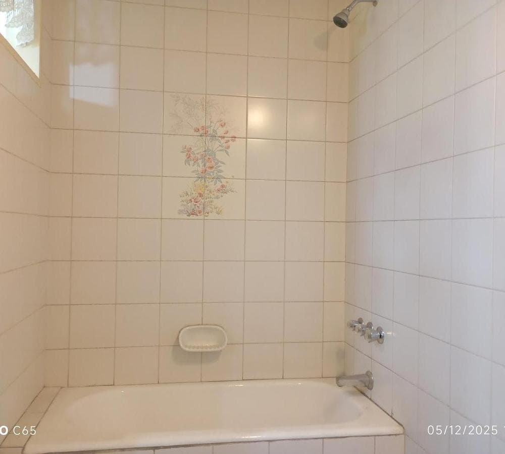 PH FOR SALE IN THE JOSE LEON SUAREZ BLOCK