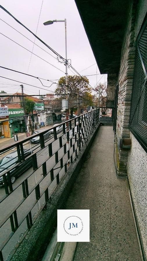 FOR SALE IN CASTELAR: 3-Bedroom, 2 Patios, BBQ, Balcony, Terrace