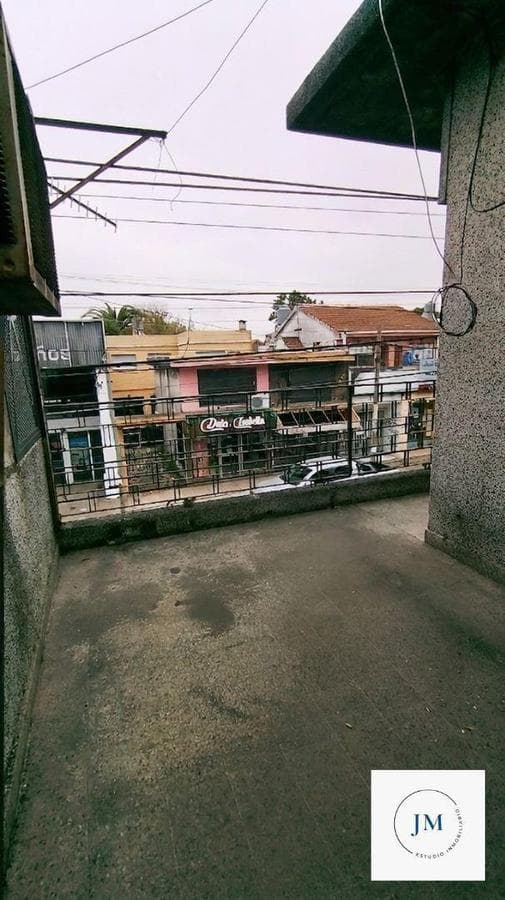 FOR SALE IN CASTELAR: 3-Bedroom, 2 Patios, BBQ, Balcony, Terrace