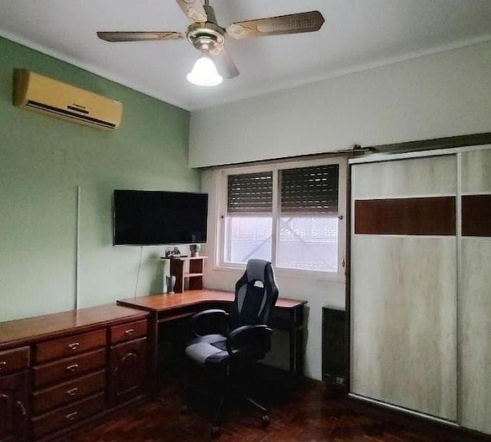 FOR SALE IN CASTELAR: 3-Bedroom, 2 Patios, BBQ, Balcony, Terrace
