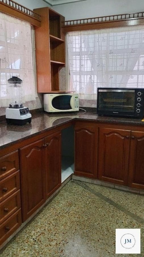 FOR SALE IN CASTELAR: 3-Bedroom, 2 Patios, BBQ, Balcony, Terrace