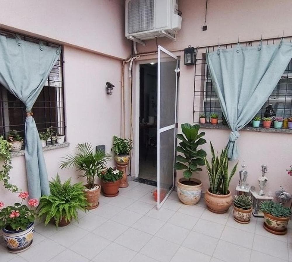 FOR SALE IN CASTELAR: 3-Bedroom, 2 Patios, BBQ, Balcony, Terrace