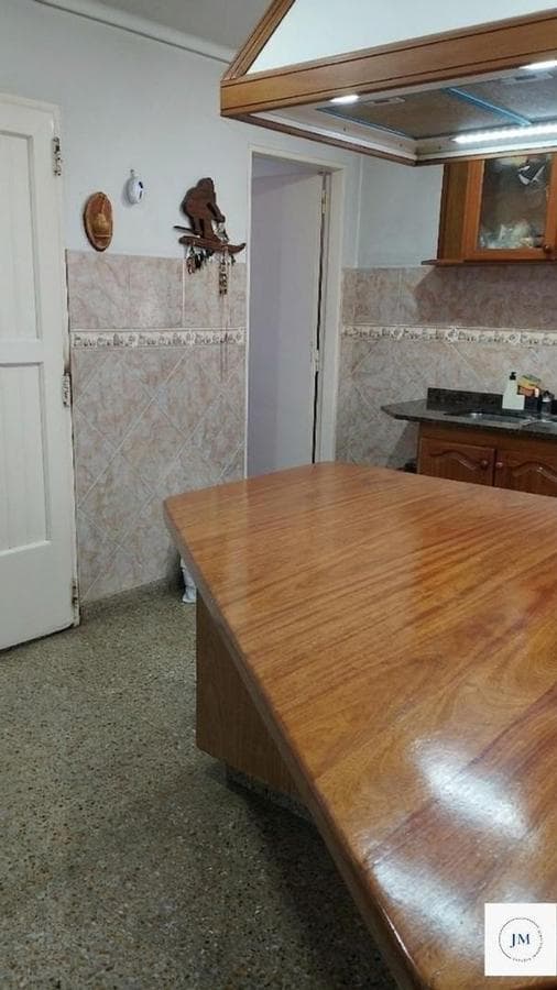 FOR SALE IN CASTELAR: 3-Bedroom, 2 Patios, BBQ, Balcony, Terrace