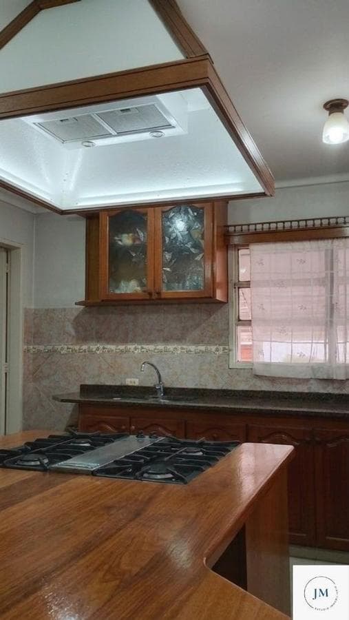 FOR SALE IN CASTELAR: 3-Bedroom, 2 Patios, BBQ, Balcony, Terrace