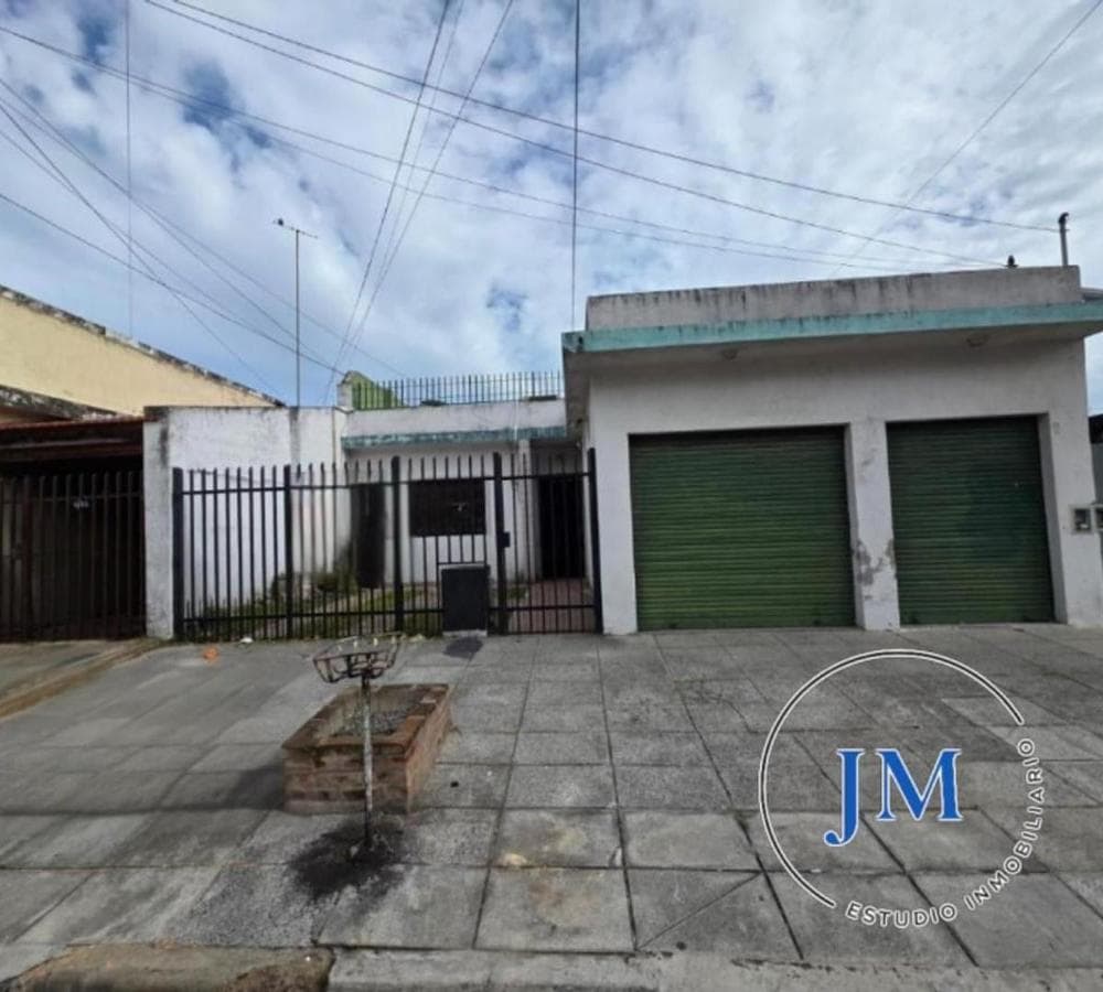 HOUSE FOR SALE + COMMERCIAL SPACE + APARTMENT, EXCELLENT LOCATION, EL PALOMAR