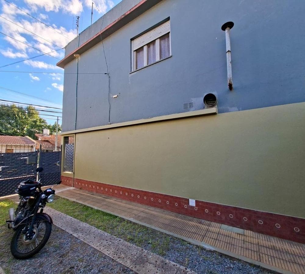 HOME FOR SALE - MULTIFAMILY. GREAT OPPORTUNITY.