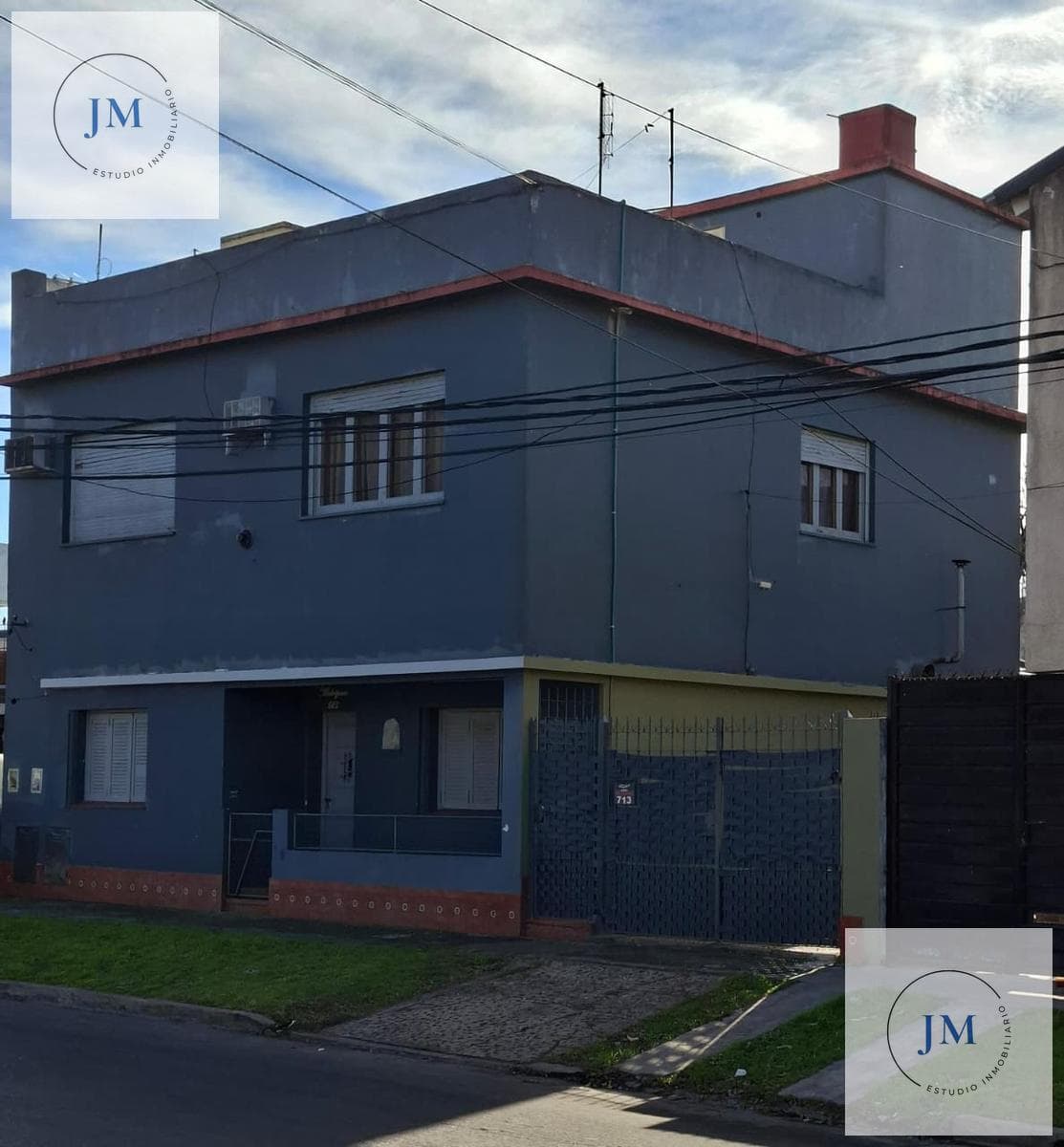 HOME FOR SALE - MULTIFAMILY. GREAT OPPORTUNITY.
