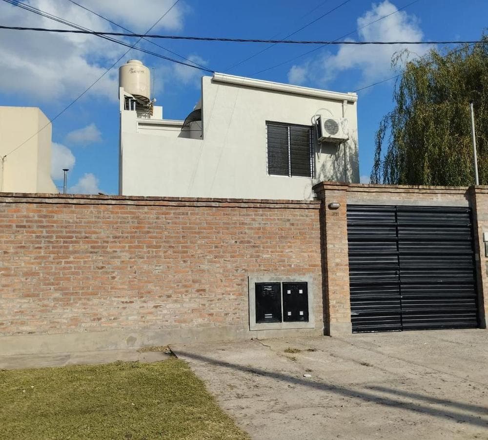 UPPER-FLOOR APARTMENT IN THE LUJÁN UNIVERSITY AREA