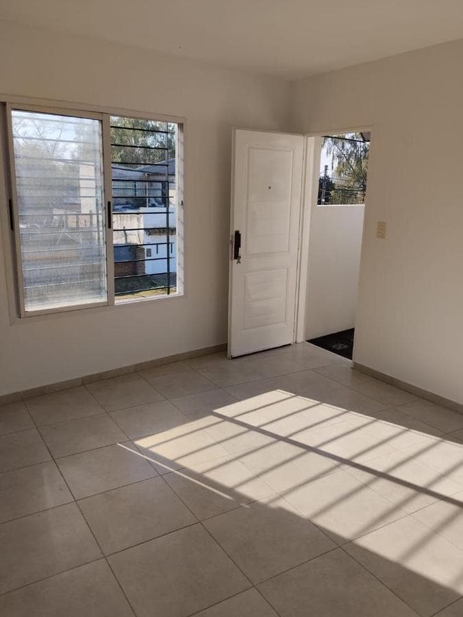 UPPER-FLOOR APARTMENT IN THE LUJÁN UNIVERSITY AREA