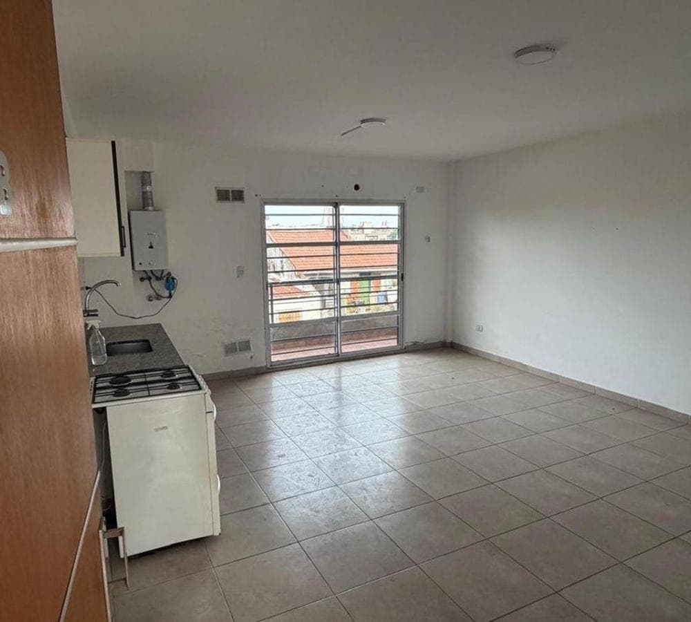 APARTMENT FOR SALE: SPACIOUS AND VERY BRIGHT IN ZOGBA