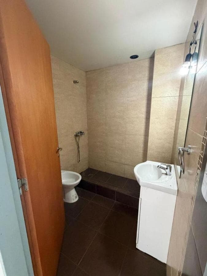 APARTMENT FOR SALE: SPACIOUS AND VERY BRIGHT IN ZOGBA