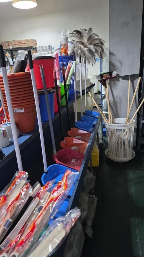BUSINESS FOR SALE: CLEANING SUPPLIES IN ALMAGRO, BUENOS AIRES CITY