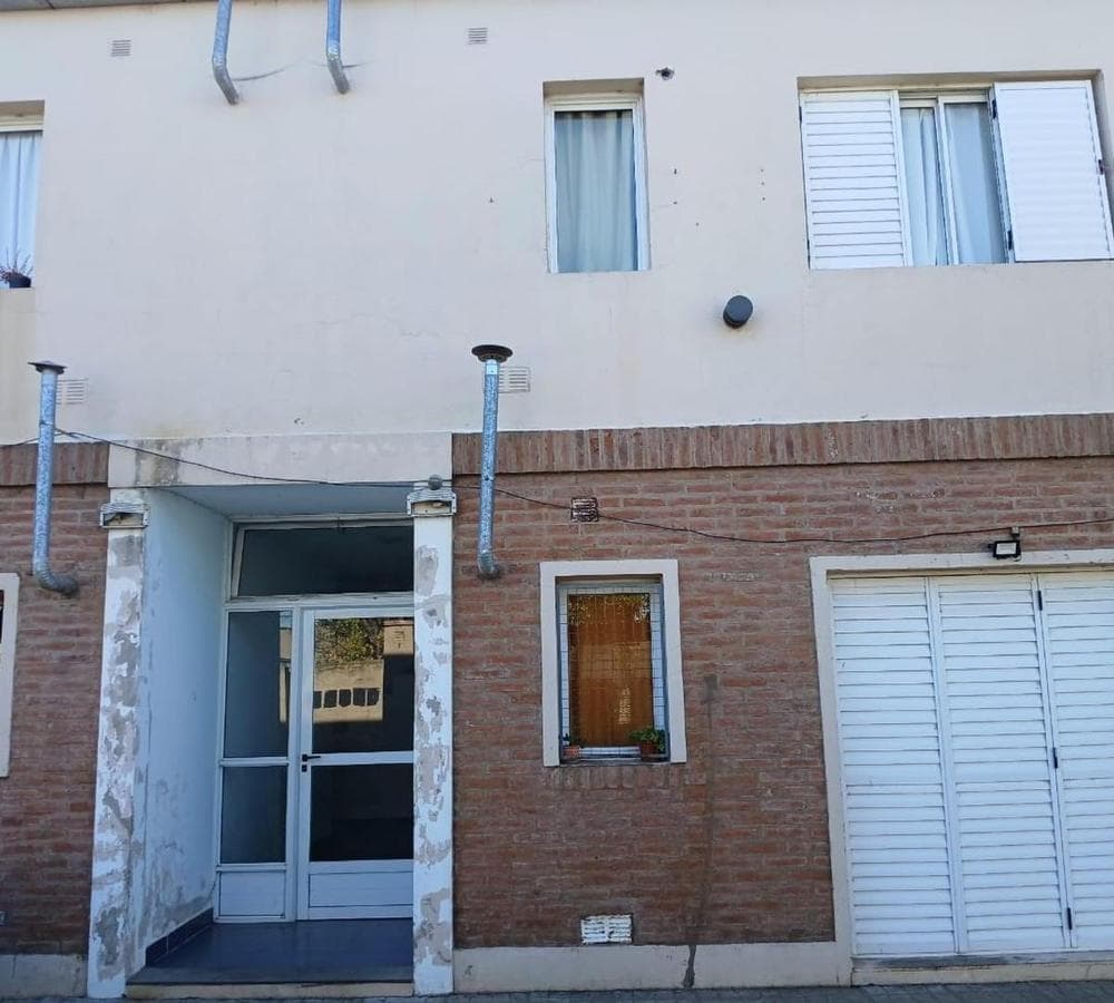 "COMPLEX + HOUSE ON THE SAME LOT IN CHIVILCOY"