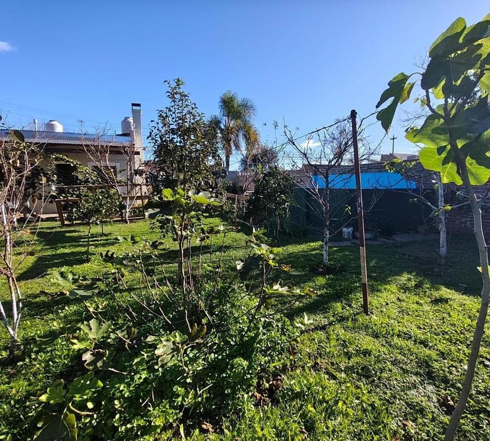 HOUSE FOR SALE IN THE ZAPIOLA NEIGHBORHOOD