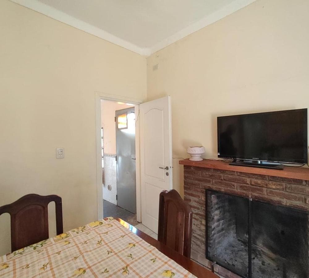 HOUSE FOR SALE IN THE ZAPIOLA NEIGHBORHOOD