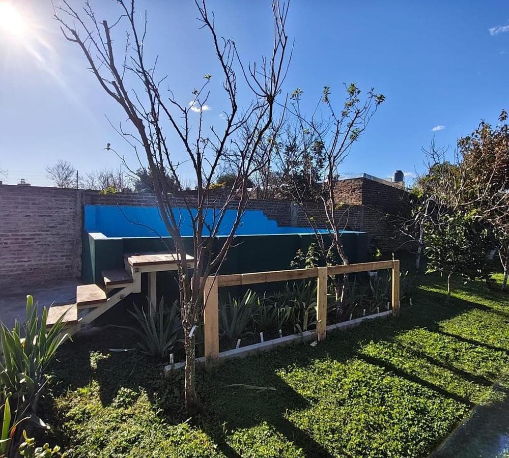 HOUSE FOR SALE IN THE ZAPIOLA NEIGHBORHOOD