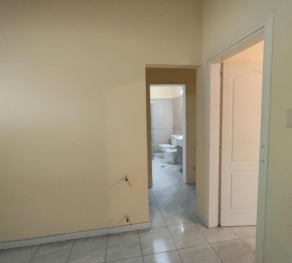 HOUSE FOR SALE IN THE ZAPIOLA NEIGHBORHOOD