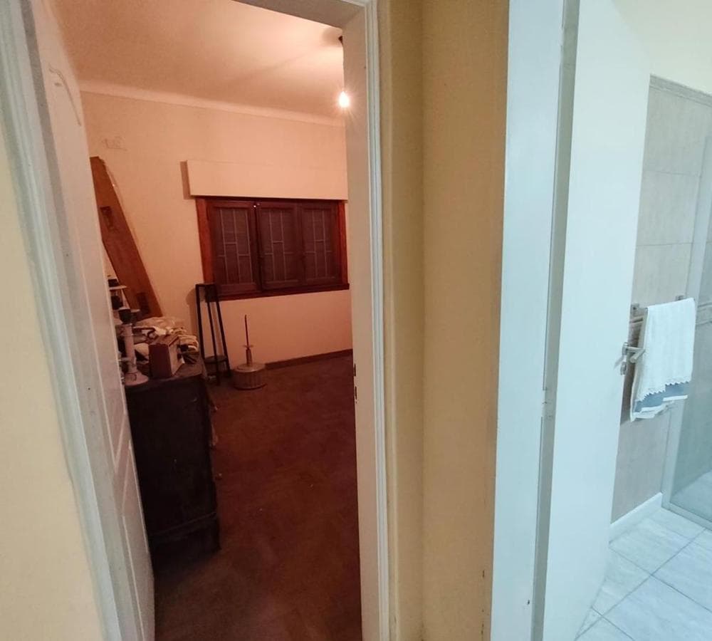 HOUSE FOR SALE IN THE ZAPIOLA NEIGHBORHOOD