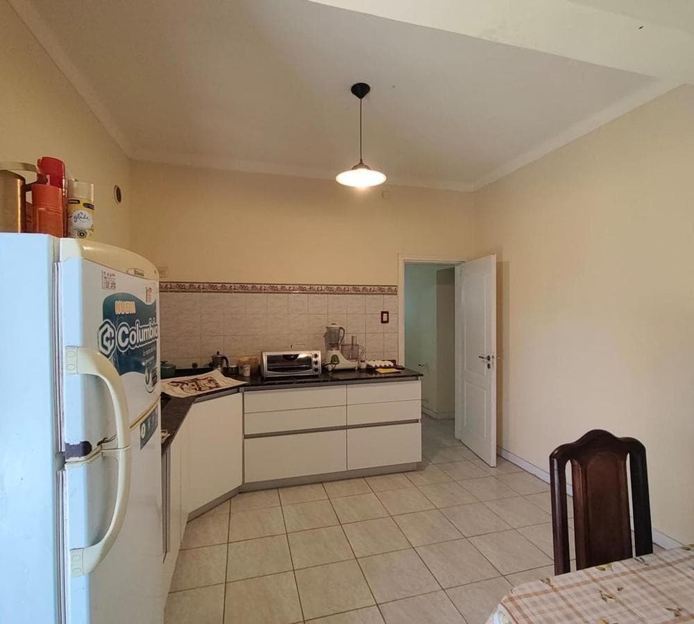 HOUSE FOR SALE IN THE ZAPIOLA NEIGHBORHOOD