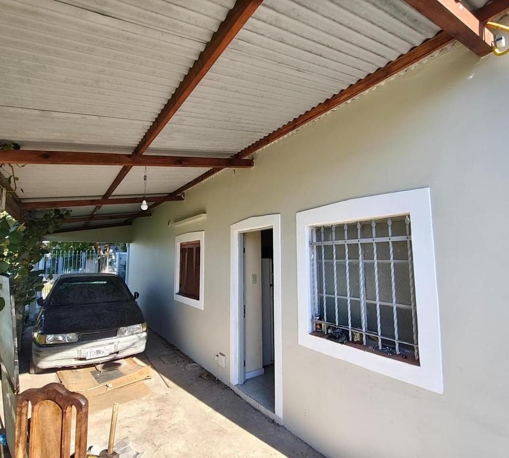 HOUSE FOR SALE IN THE ZAPIOLA NEIGHBORHOOD